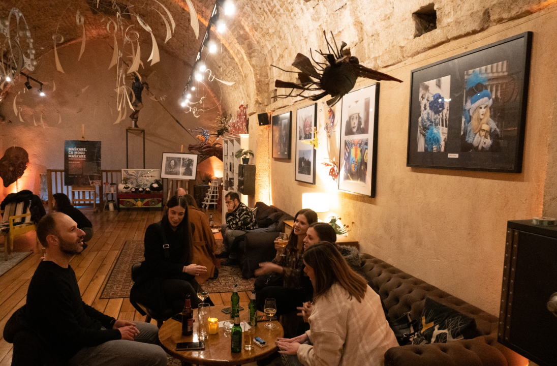 Sinoć u Azimutu otvorena izložba Foto kluba: 'Nadamo se da će se tradicija maškara vratiti u Šibenik'