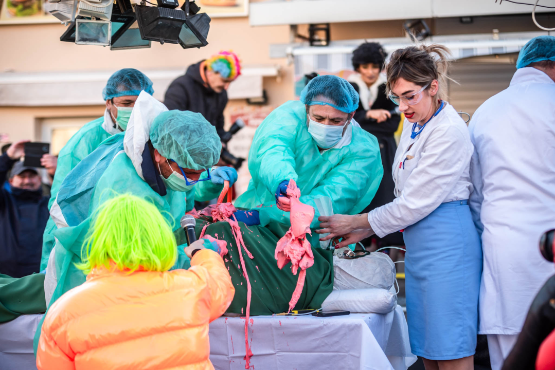 Bake opet napravile ludilo uz ‘Masturbatore s Murtera’, ‘Benkovački sajam’, liječnike i janjetinu
