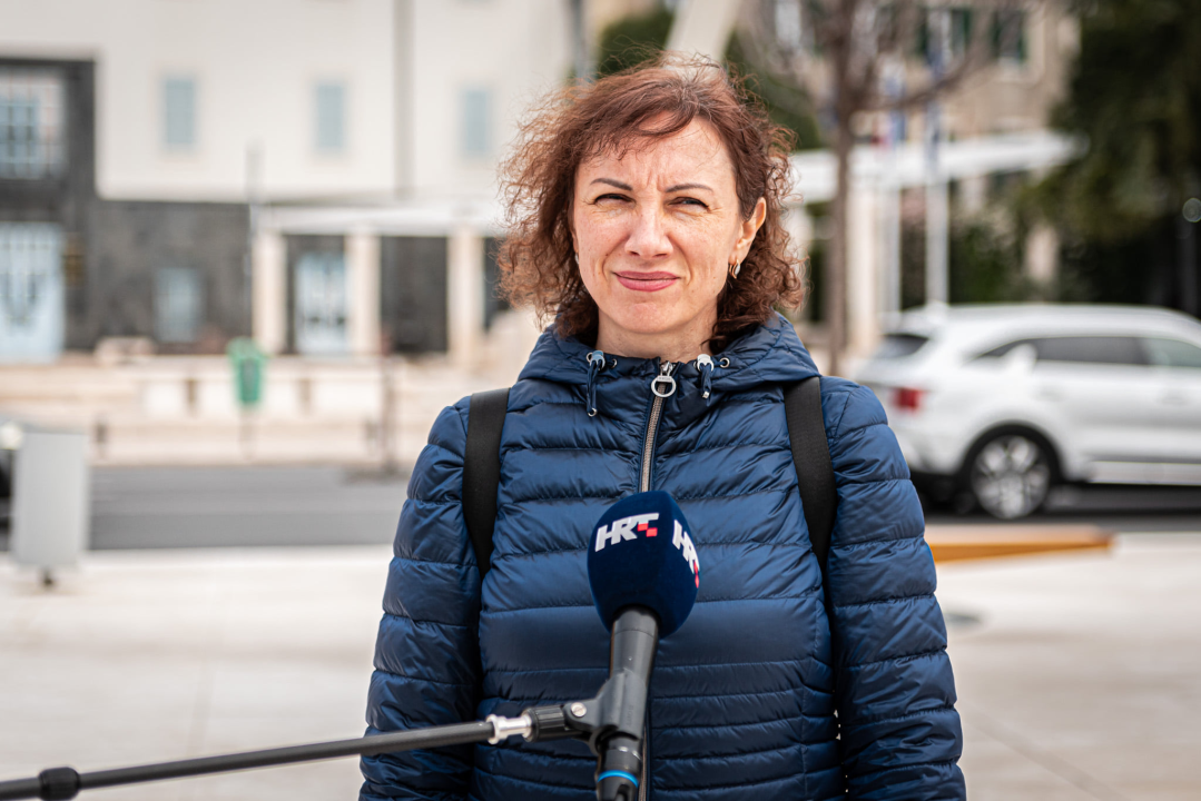 Ukrajinske obitelji podržale skup na šibenskoj Poljani: 'Želim ponovno biti s rodbinom, ali ne vidim da će Putin lako odustati' 