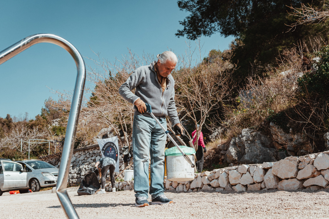 Odrađena akcija čišćenja podmorja i plaže u Zatonu: 'Mislim da smo izvadili oko 3-4 tone, ali ima toga još'  