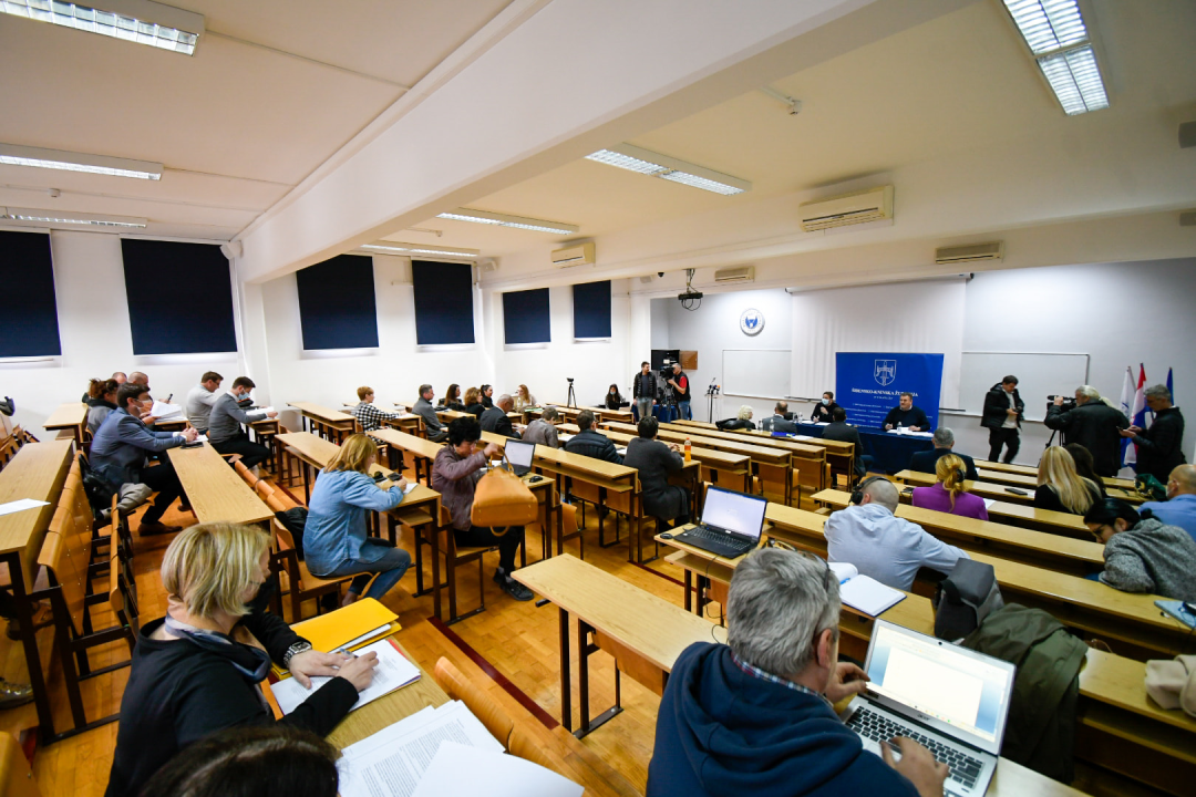 Petrina i Jelić su se poprilično natezali, ali točke dnevnog reda Županijske skupštine na brzinu su izglasane 