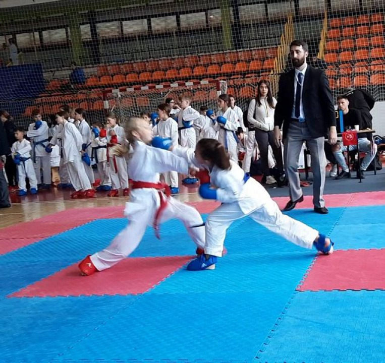 Karate klub Šibenik 1066 iz Ploča se vratio s pregršt odličja i prepun dojmova