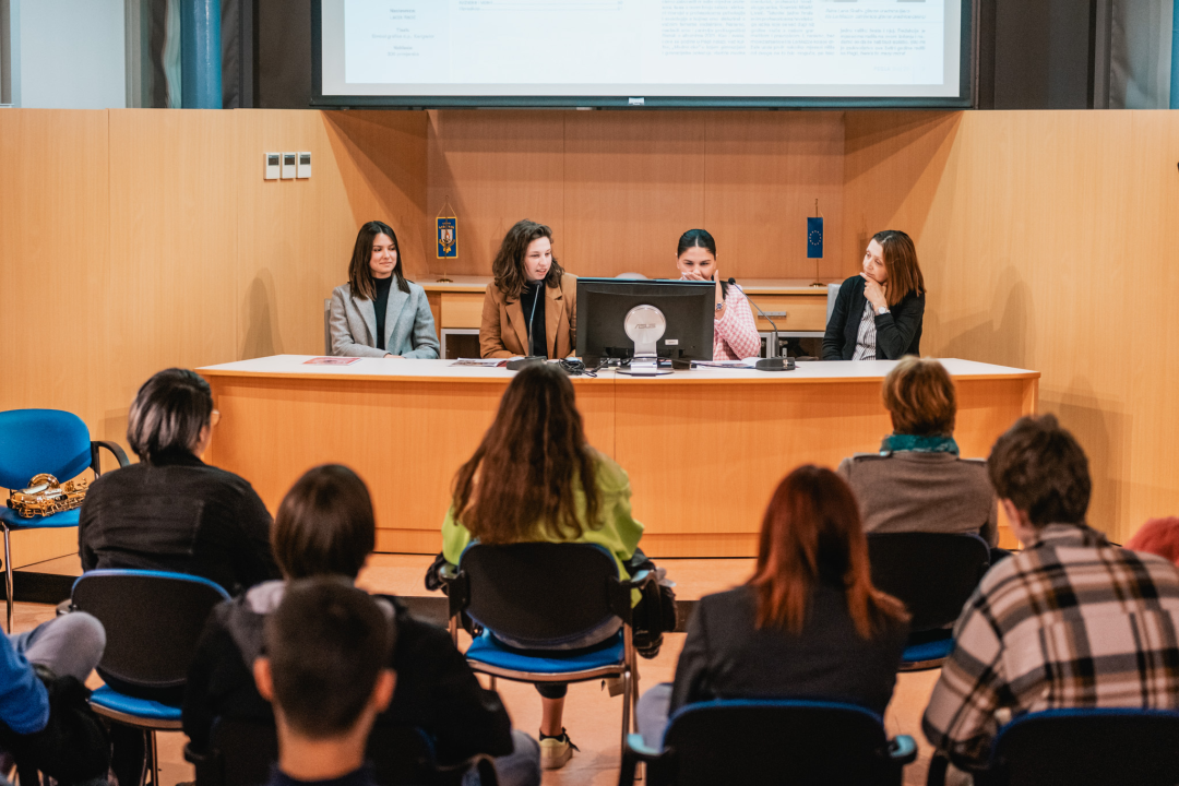 Gimnazijalci predstavili jubilarni 20. broj Pegle: ‘Pandemiju smo kompletno zanemarili i odahnuli od svega’