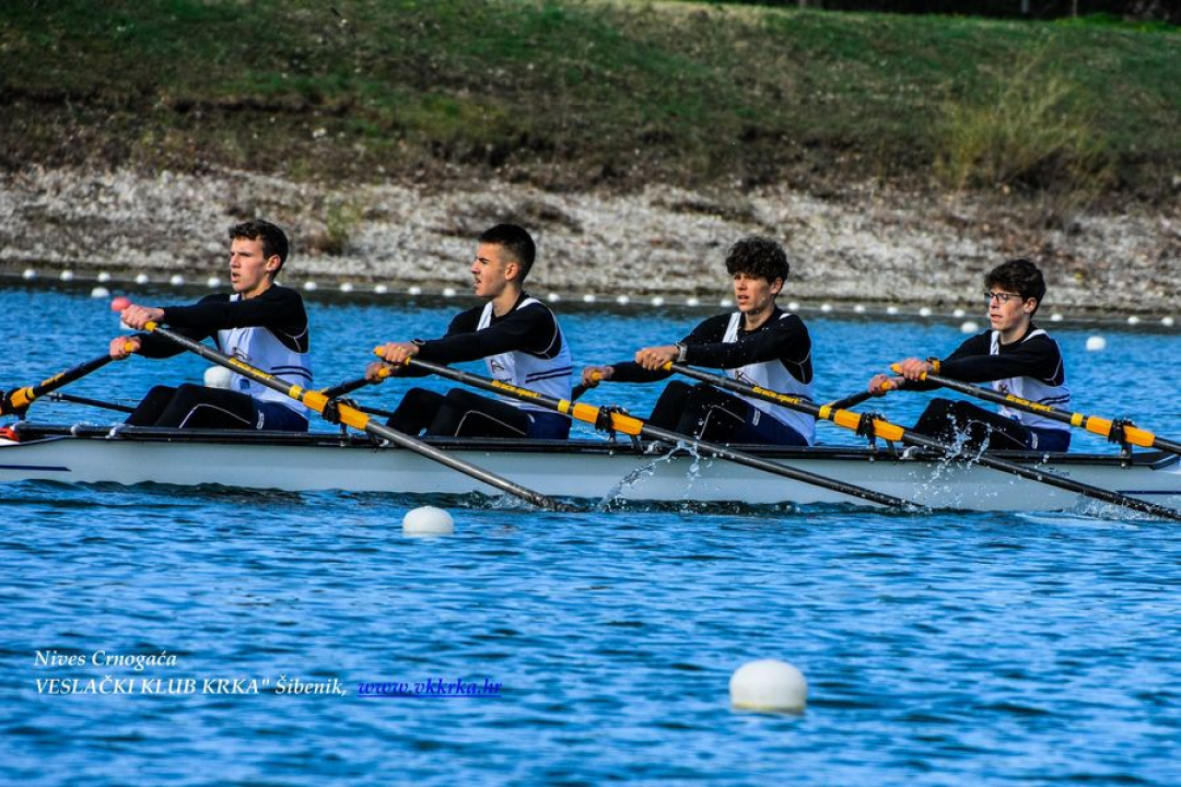 Veslački klub Krka na međunarodnoj regati u Zagrebu osvojio niz medalja
