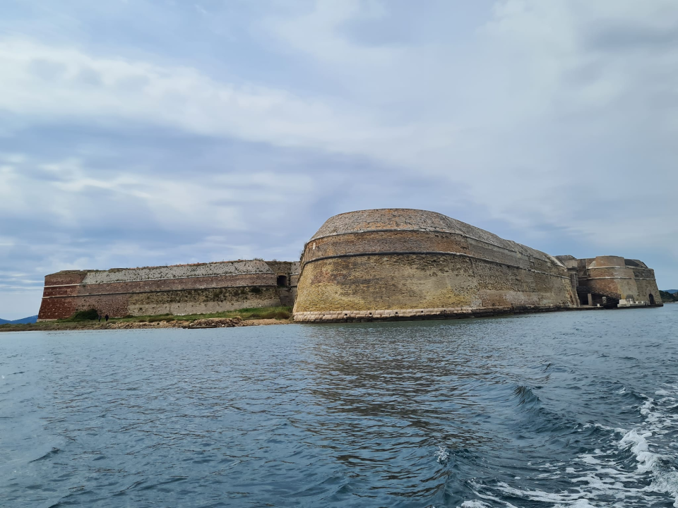 I tvrđava sv. Nikole se priprema za sezonu: Njene zidine očišćene od raslinja, trave…  