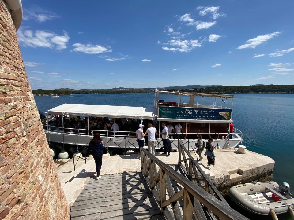 Otvorena sezona na sv. Nikoli: Tvrđavu posjetila ekipa iz Glazbene škole