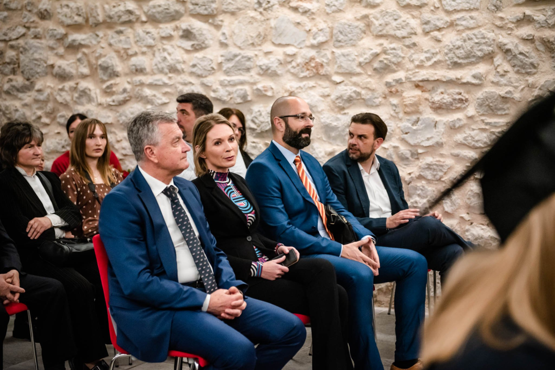 U Šibeniku promovirana četvrta generacija inženjera prvostupnika energetskih tehnologija: Stigao i rektor Boras