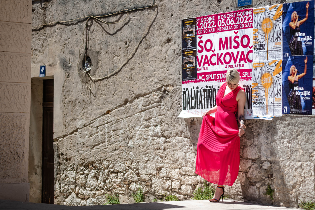 Super komade za svečane prigode pronađite u Butiku Cecily! 