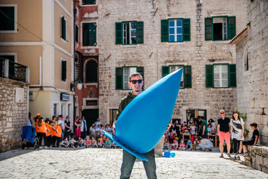 Na današnji dan prije 143 godine Šibenik se po prvi put napio pitke vode s javne špine na Maloj loži 