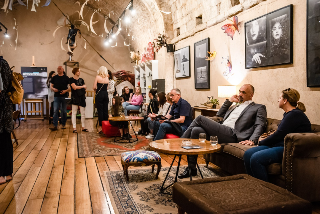 U Azimutu otvorena izložba fotografija Ante Šimića: 'Osjećaje žena je teško prikazati, one su prepune emocija'