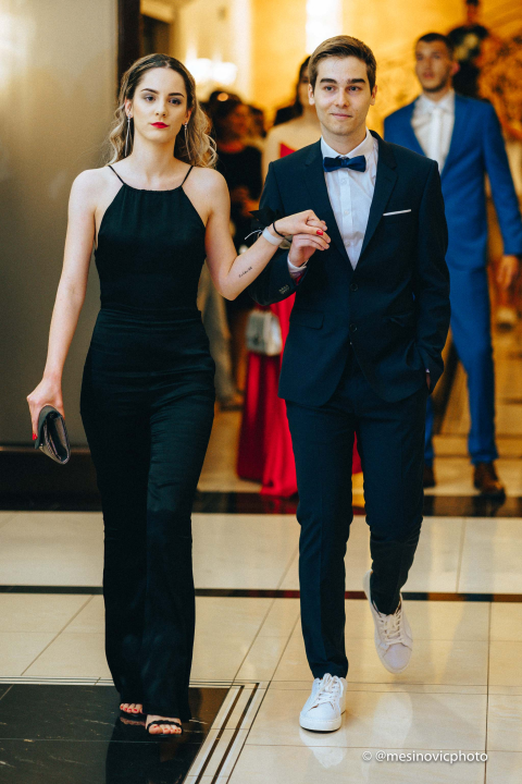 Pogledajte kako su zablistali učenici Industrijsko-obrtničke škole na svom maturalnom plesu (2. dio)