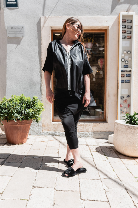 Osvježite svoju garderobu dizajnerskim komadima iz Galerije Juraj Dalmatinac!