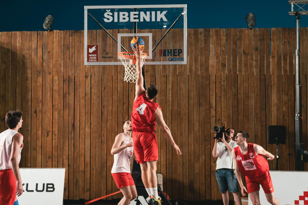 Basket se sinoć igrao na najljepšem igralištu: Tvrđava sv. Mihovila domaćin Pro 3x3 Tour-a