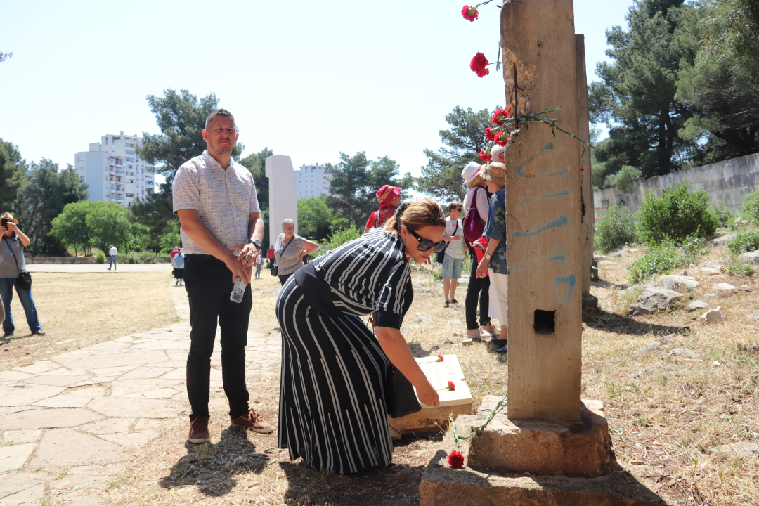 Prošlo je 80 godina od strijeljanja Rade Končara i drugova: U spomen parku položeni vijenci