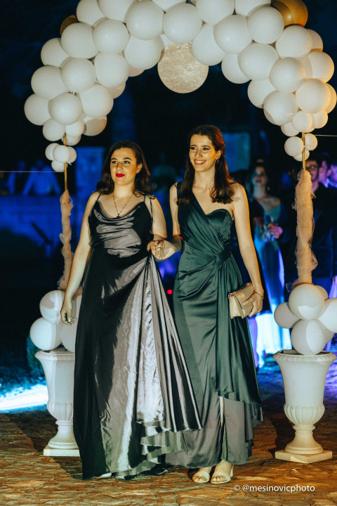 Maturanti Turističko-ugostiteljske škole u glamuroznim izdanjima proslavili kraj srednje škole! (2. dio)