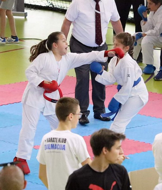 Karateke KK Šibenik 1066 još jednom zablistale: U Splitu osvojili ukupno 40 medalja 