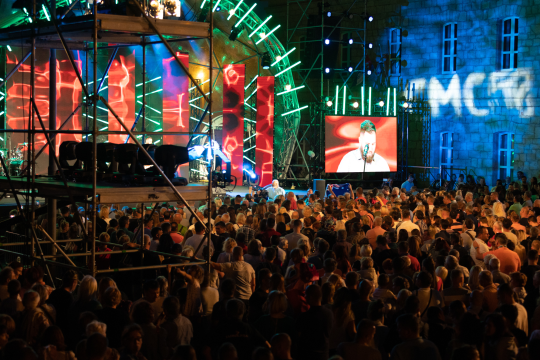 Završen najveći zabavni festival: Grdović ima hit CMC festivala, Ivana Kovač pjesmu godine