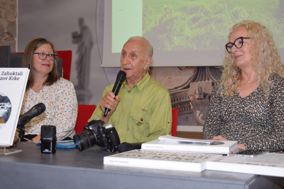 Predstavljena knjiga 'Zahuktali zov Krke', najstarijeg aktivnog šibenskog novinara Joška Čelara