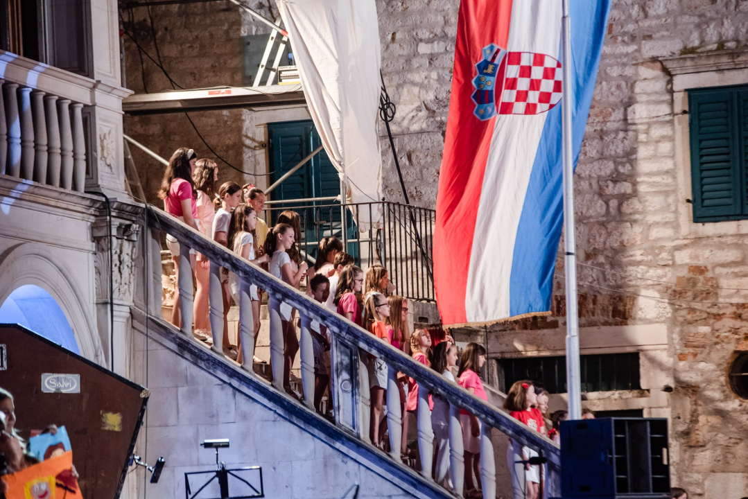 Otvoren je 62. Međunarodni festival u Šibeniku: Na svečanosti i djeca iz ukrajinskog Lavova