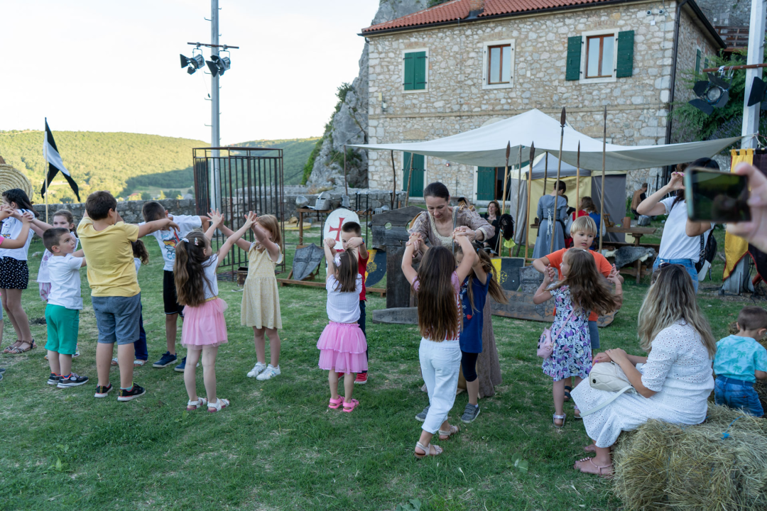 Svečani mimohod, radionice, mačevanje, vatreni show…: Završili ovogodišnji Zvonimirovi dani 