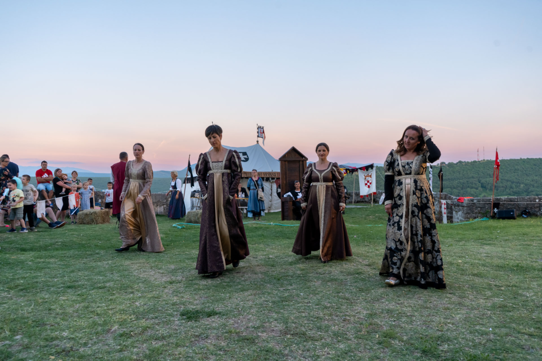 Svečani mimohod, radionice, mačevanje, vatreni show…: Završili ovogodišnji Zvonimirovi dani 