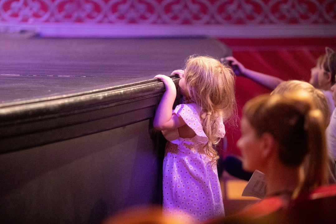 Danas na MDF-u nilski konj Nellie, cirkuski plesni tečaj, dvije predstave i film