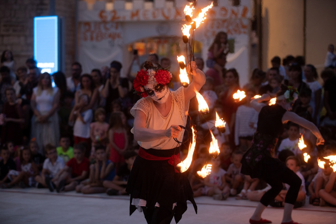 Danas na MDF-u nilski konj Nellie, cirkuski plesni tečaj, dvije predstave i film