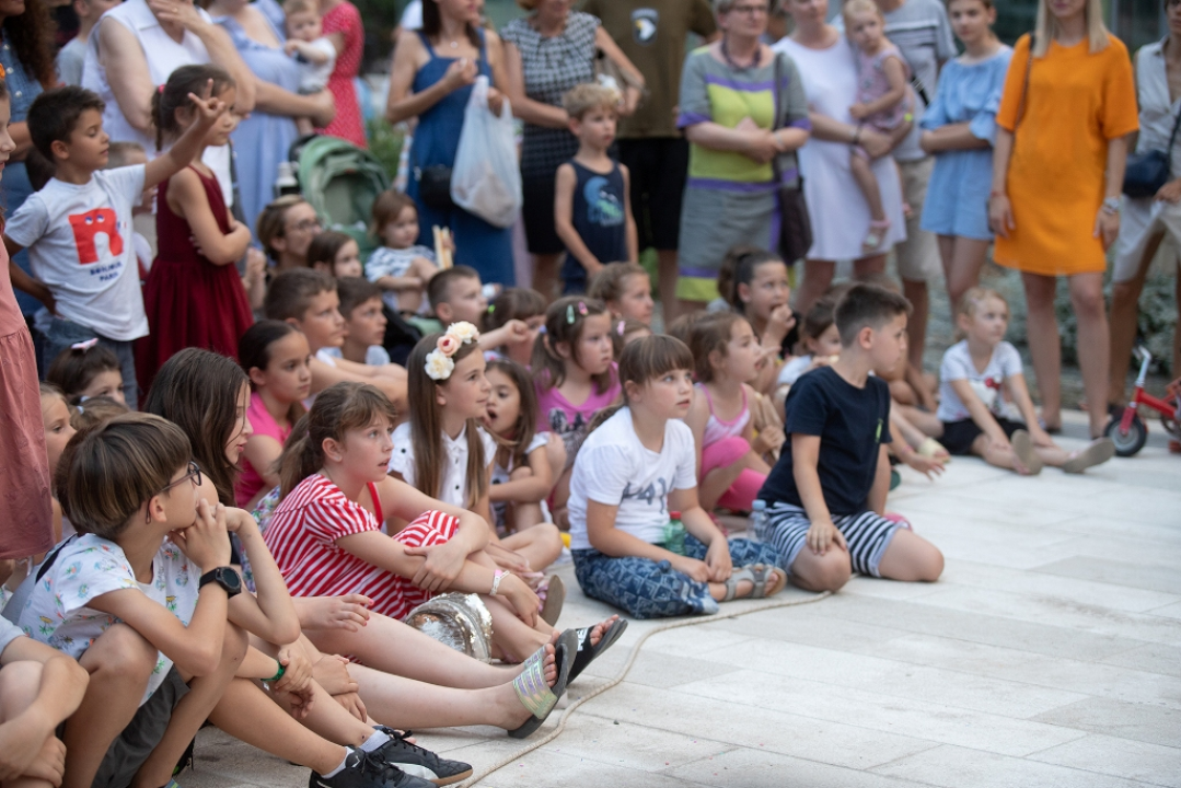 Nema do petka u Šibeniku na MDF-u: Provjerite današnji program na trgovima i ulicama 