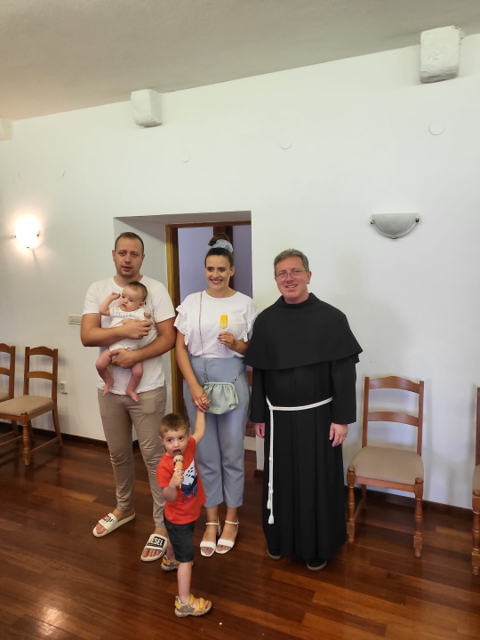 U sv. Frani susret bračnih parova vjenčanih u toj crkvi u posljednjih osam godina