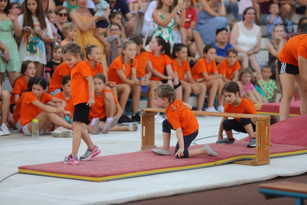 Na pola puta 62. MDF-a: Počinju teniski i nogometni turnir te plivački miting