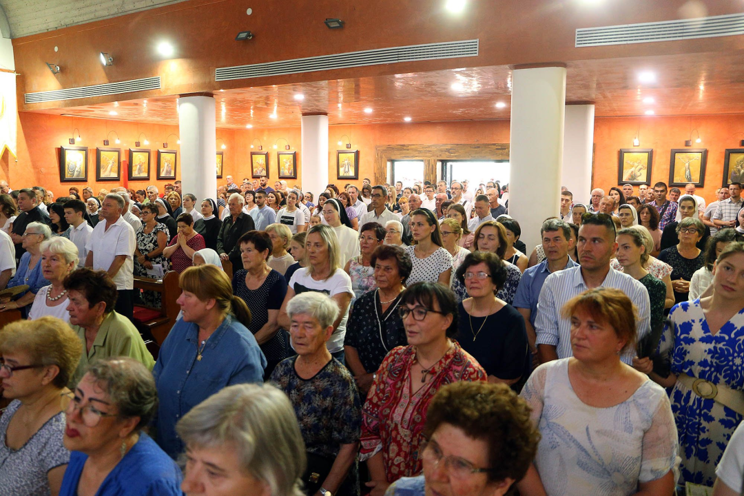 Don Šime Pleadin proslavio mladu misu u crkvi sv. Josipa u Ražinama