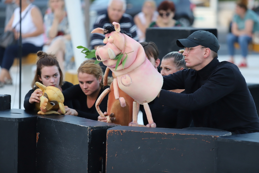 Danas na MDF-u: Sajam dječje knjige u đardinu, 'Kralj lavova' na Jadriji...