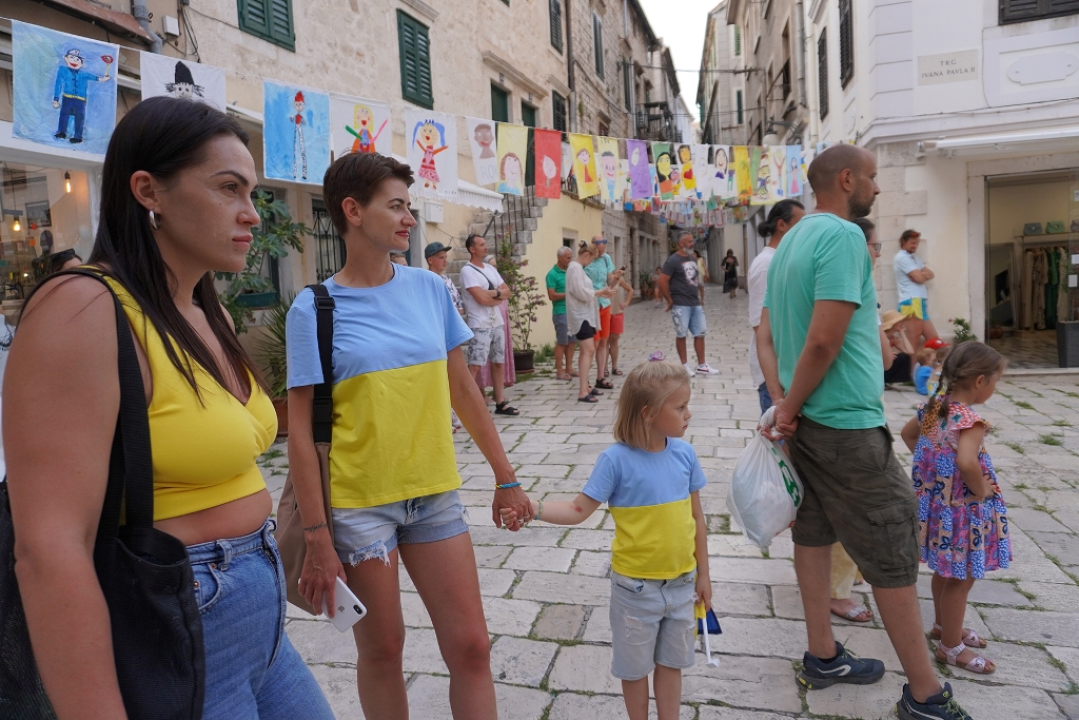 U kazalištu ništa, Ljetna otkazana: Ostaje vam program po ulicama i trgovima