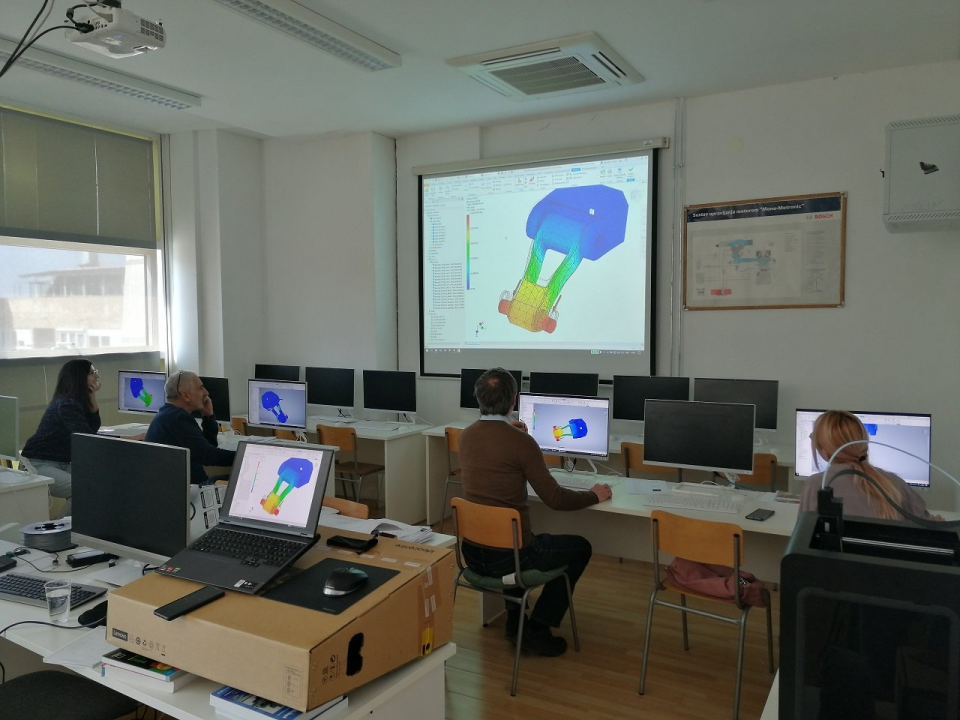 Profesori Industrijsko-obrtničke škole konstantno se usavršavaju kako bi učenicima pružili što više znanja i pripremili ih za tržište rada