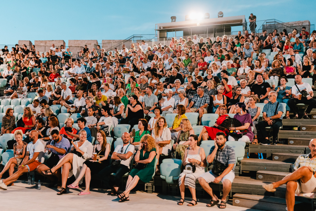 Amira Medunjanin po treći put na sv. Mihovilu: Red glazbe, red suza pa red smijeha!