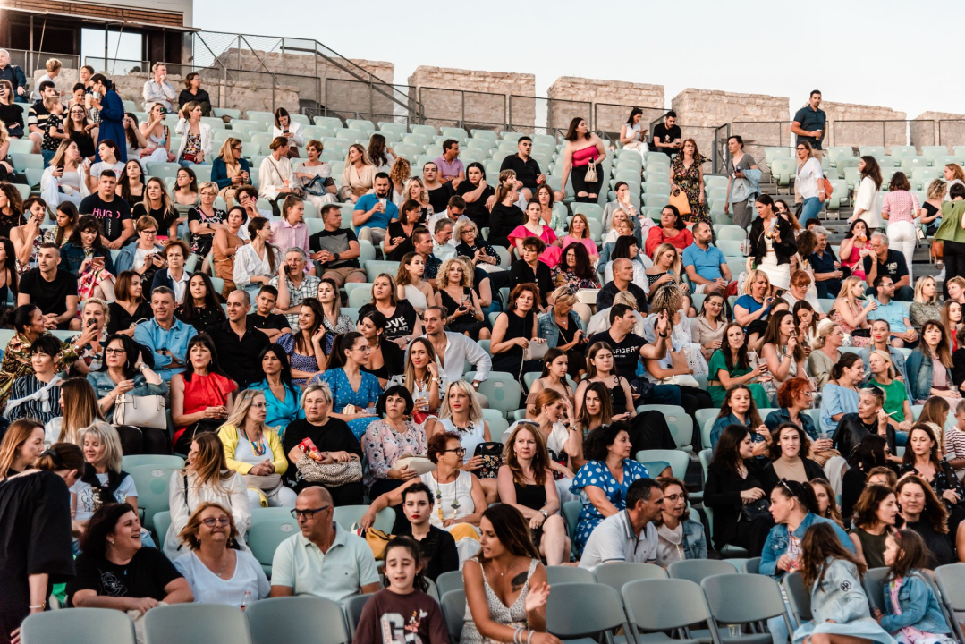 Petar Grašo na Tvrđavi sv. Mihovila održao koncert za pamćenje: Pogledajte kako je bilo  