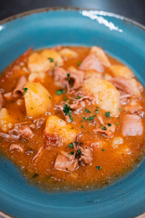 Ako ste se zaželjeli dobre marende i vrhunske spize posjetite bistro 'Kod starog'! 