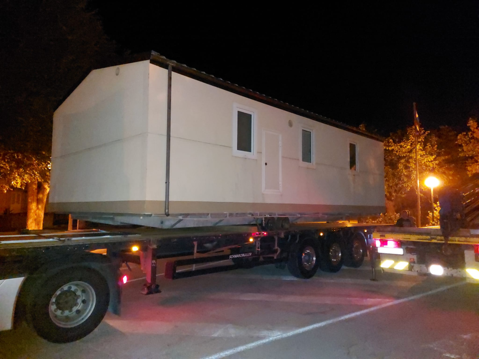 U Zaton i Raslinu stigle mobilne kućice za obitelji koje su ostale bez domova: 'Vjerujem da će zimu dočekati u novoj kući'