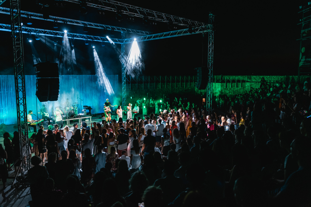 Odličan plesnjak na sv.Mihovilu uz Matiju Cveka, delirij nastao kad mu se pridružila Eni Jurišić