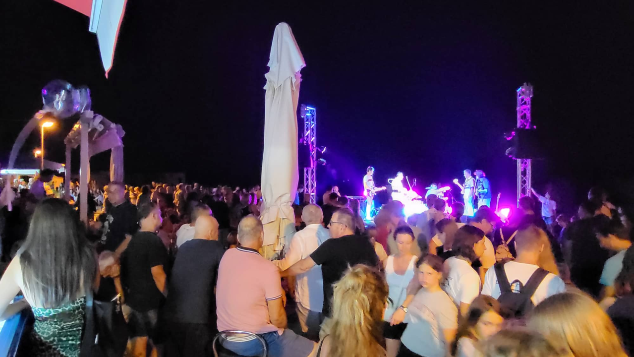 Vrhunski provod na kultnom šibenskom kupalištu: Jadrijaši znaju kako napraviti feštu!  