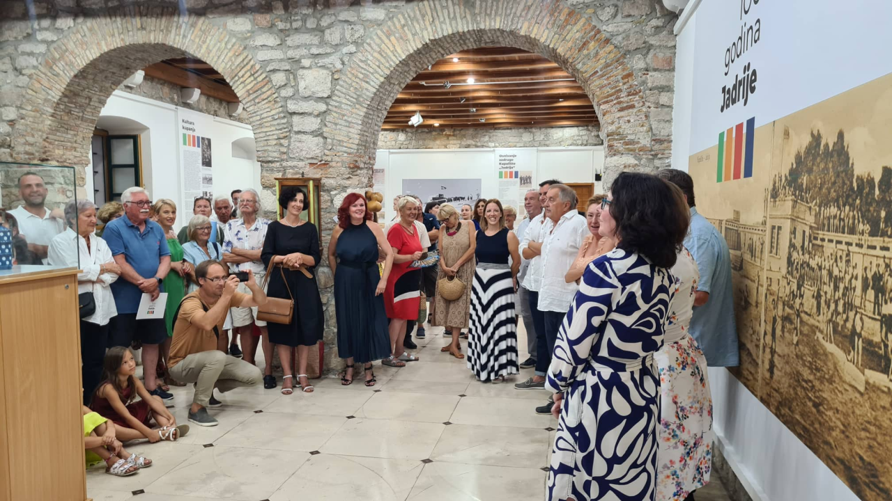 Izložba o Jadriji nije prošla bez krafni: 'Ako ljudi ne mogu tamo na kupanje, ne znaju gdje bi'