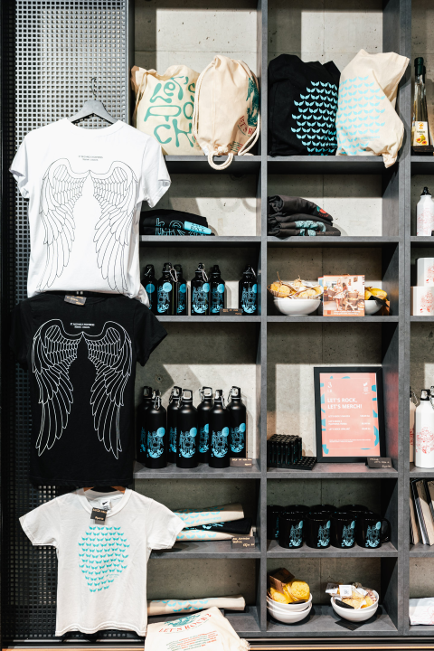 Šibenske tvrđave imaju najbolje darove i suvenire: Posteri, potići, majice, torbe, šalice i nakit, sve unikatno i maštovito!