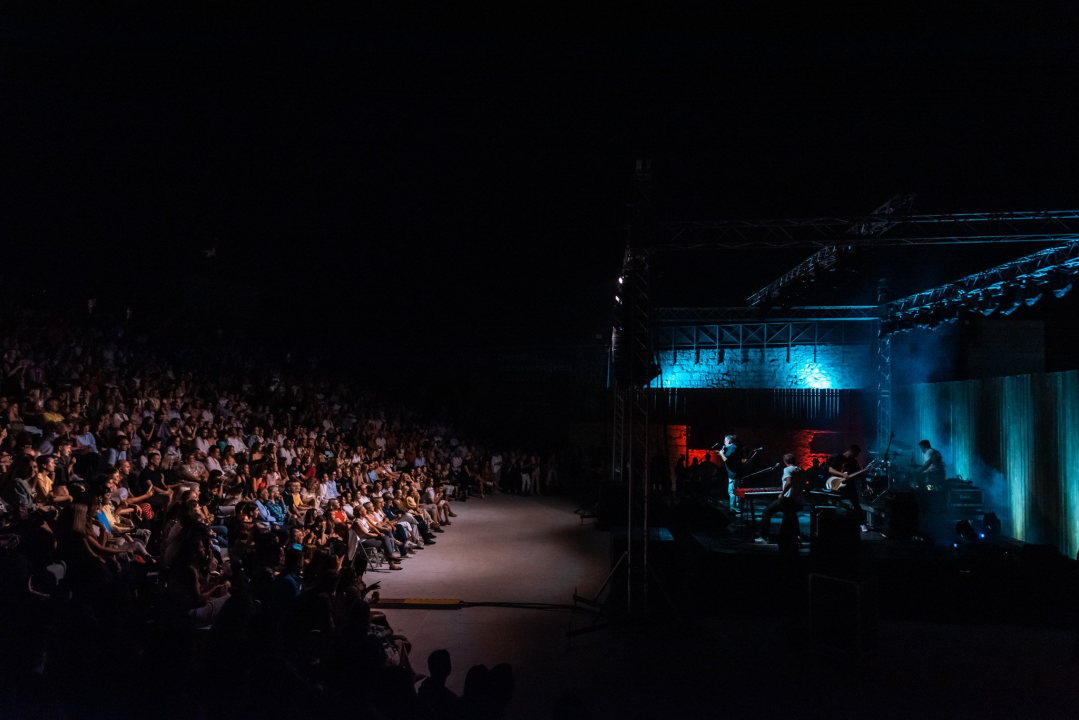 Tony Cetinski u Šibeniku predstavio novi izgled i usput oduševio publiku