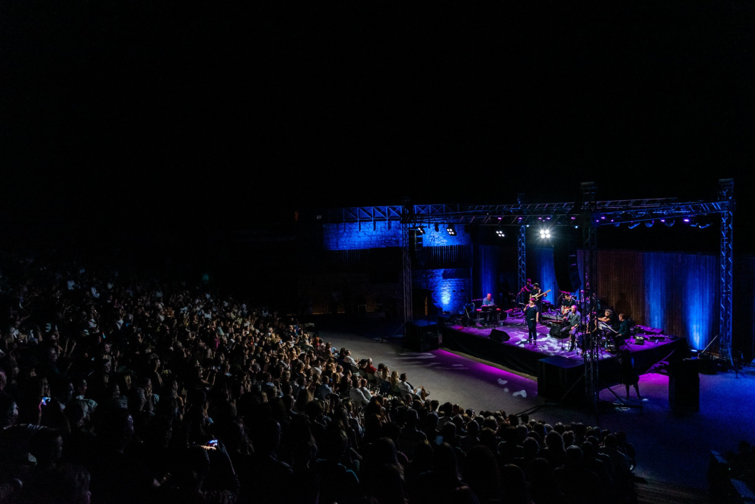 Zorica Kondža rasplesala tvrđavu bezvremenskim hitovima, ali i Oliverom i Tinom Turner