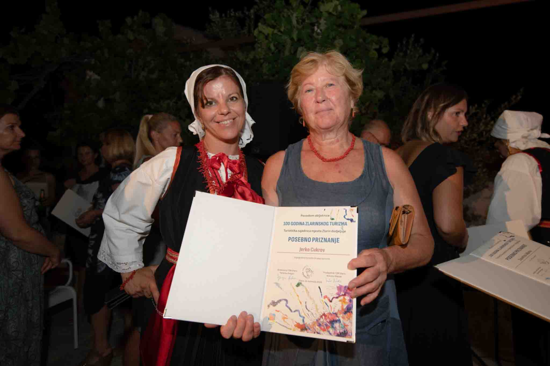 U kući Šare svečano proglašeni laureati zaslužni za 100 godina zlarinskog turizma