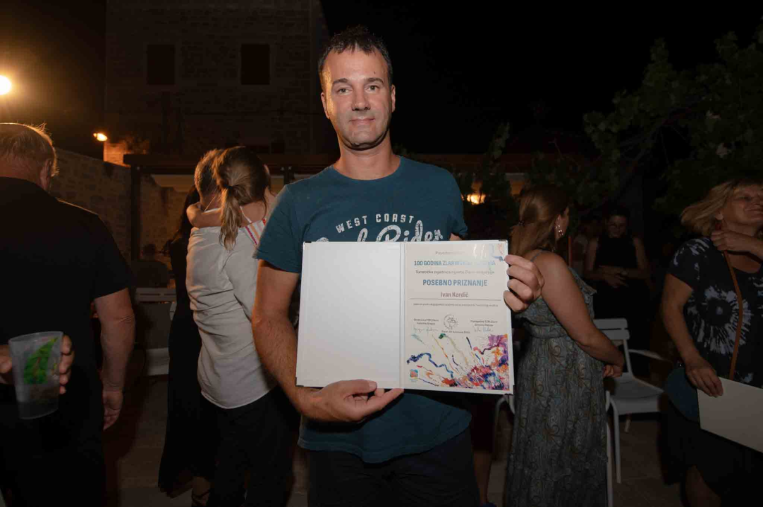 U kući Šare svečano proglašeni laureati zaslužni za 100 godina zlarinskog turizma