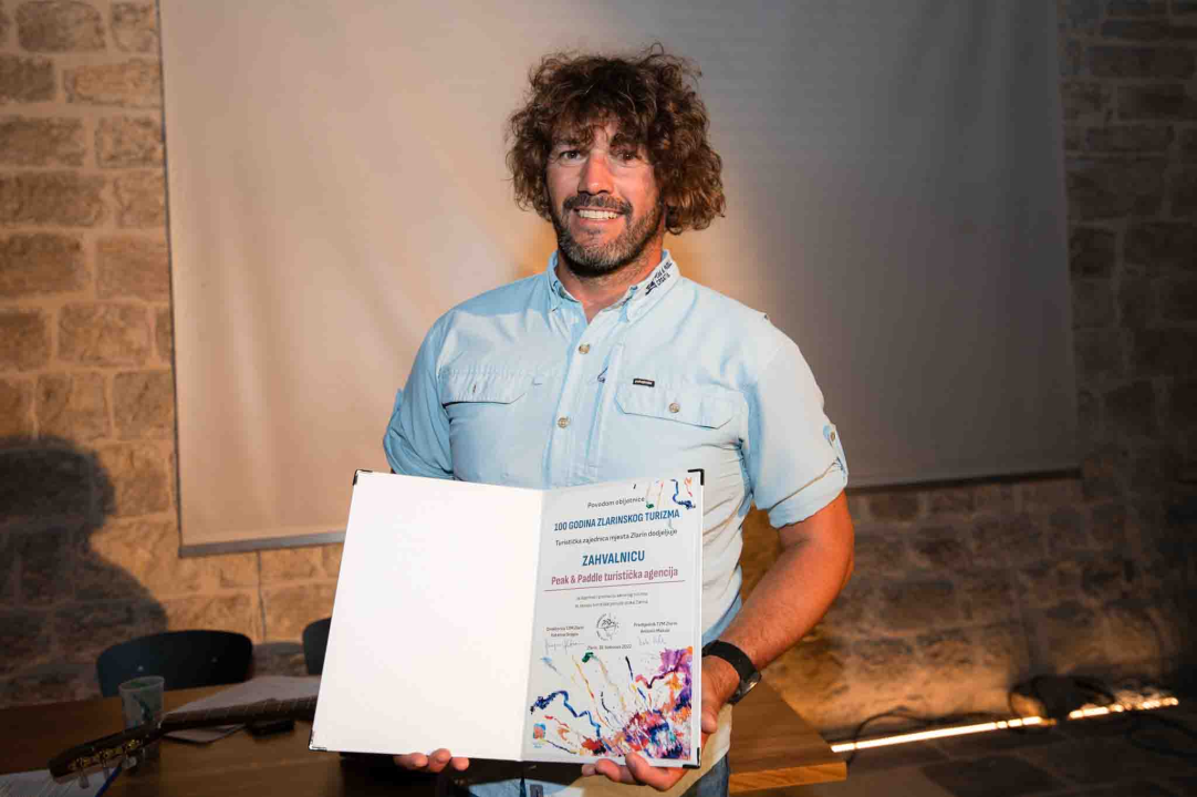 U kući Šare svečano proglašeni laureati zaslužni za 100 godina zlarinskog turizma