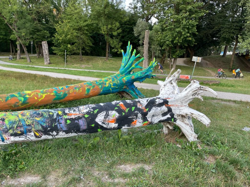 Svi umjetnici oslikavali zid, samo Zvonimir Vila stablo: 'Zakasnio sam'