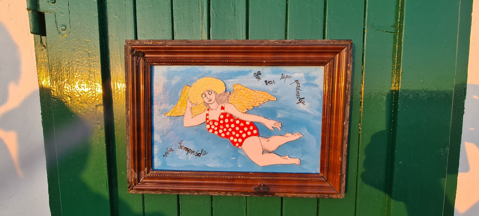 Ako ste mislili da kabine ne mogu biti šarenije, niste vidjeli izložbu Zdenke Bilušić