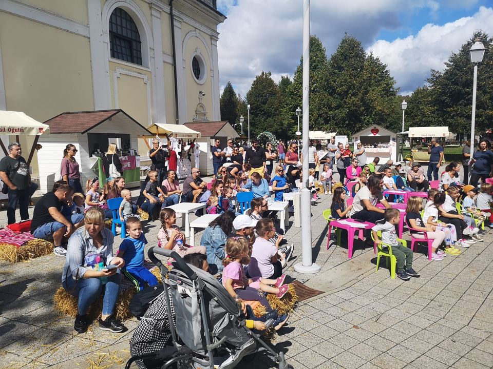 Održano jesensko izdanje Ogulinskog festivala bajke: Sudjelovali izvođači i iz naše županije